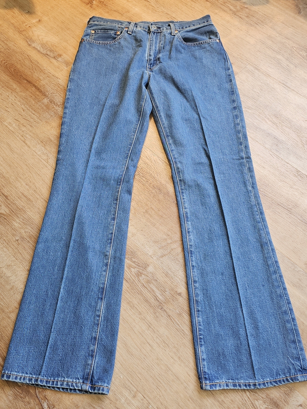 vintage Levi's 517 Bootcut Jeans medium-wash blue denim 32x32 mens NWOT